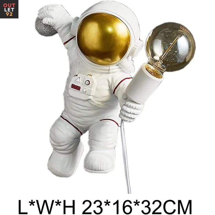 outlet92.astronautlamp6.jpg